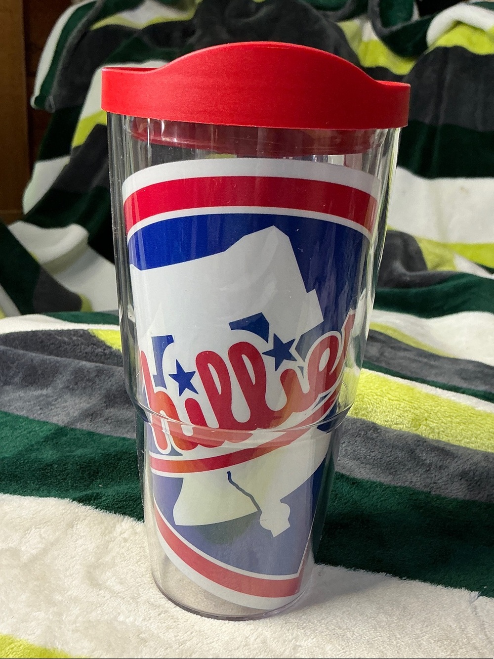 tervis Red and Blue Phillies Insulated Travel Tumbler with Spill-Resistant Lid